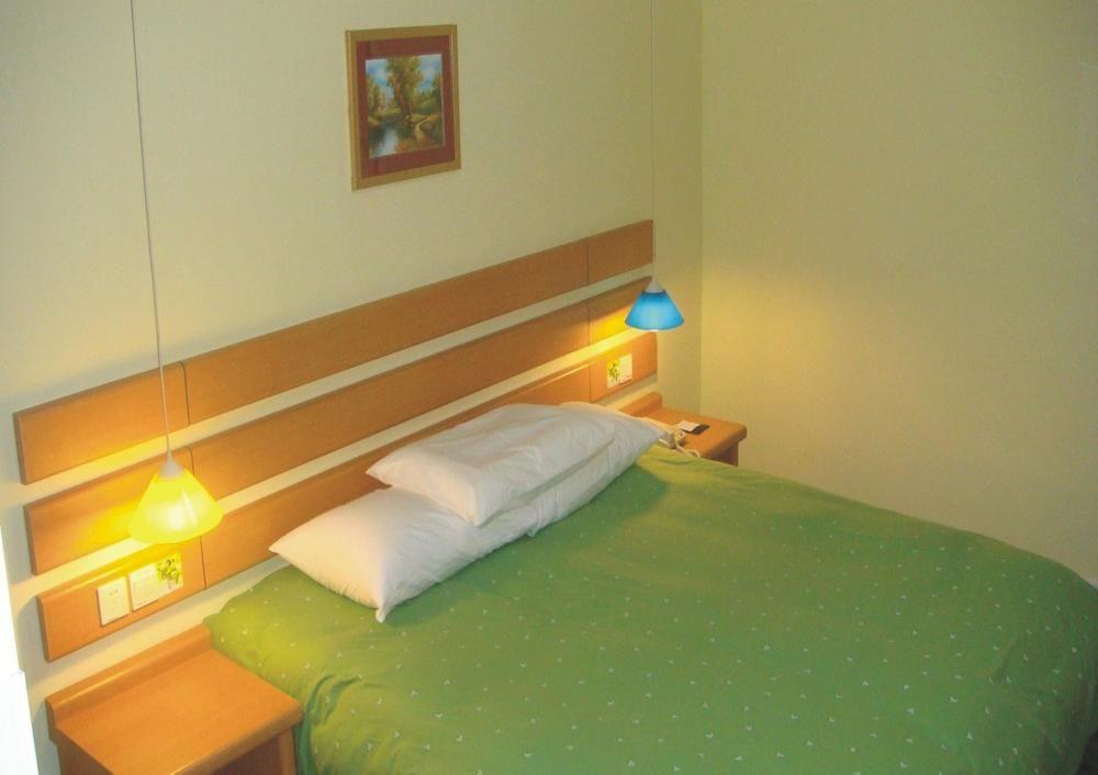 Home Inn Guangzhou Guangdong University Of Foreign Studies Baiyun Avenue 외부 사진