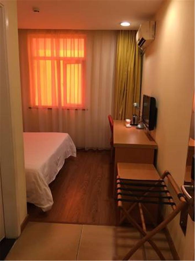 Home Inn Guangzhou Guangdong University Of Foreign Studies Baiyun Avenue 외부 사진